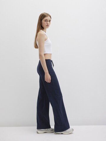 Mavi Flared Jeans in Blau