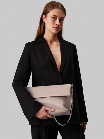 Calvin Klein Umhängetasche in Beige: Vorderseite