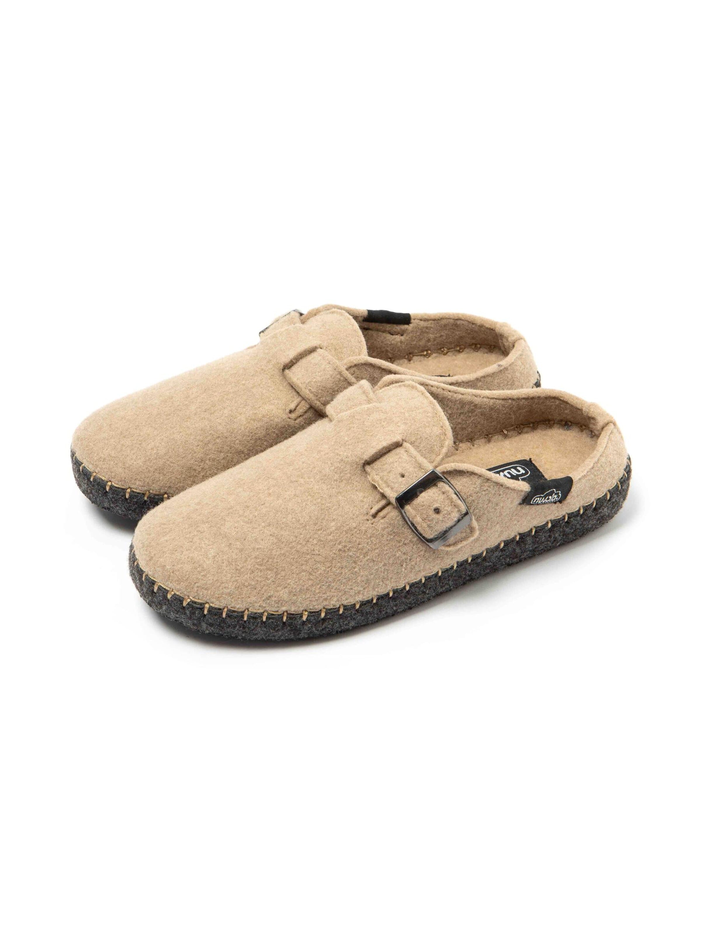 Nuvola. Slipper 'Zueco Belt' in Beige
