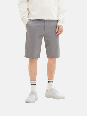 TOM TAILOR DENIM Slimfit Shorts in Grau: predná strana