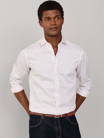 Coupe regular Chemise Hackett London en rose : devant