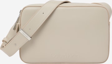 Sac à bandoulière Calvin Klein en gris : devant
