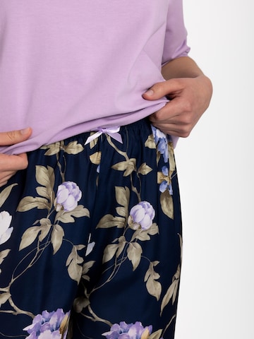 Momenti Per Me Pyjama 'Always Win'‌‌‌‌‌‌‌ in Blau