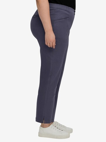 Regular Pantalon à pince SHEEGO en bleu