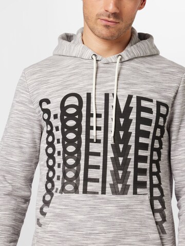 Sweat-shirt s.Oliver en blanc