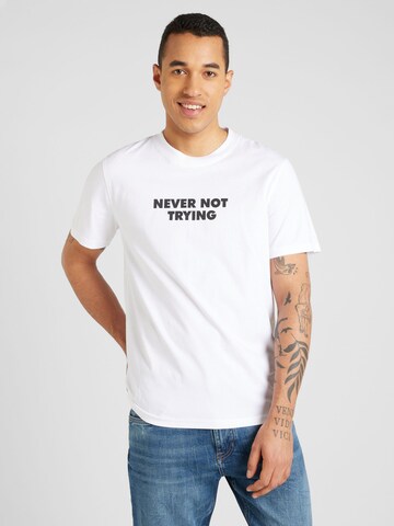 T-Shirt 'ENEAAS QUOTE' ARMEDANGELS en blanc : devant