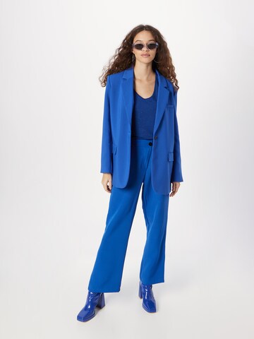 Maglietta 'Billo' di PIECES in blu