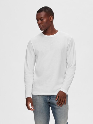 T-Shirt SELECTED HOMME en blanc : devant