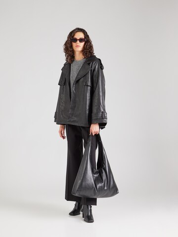 Miss Selfridge Mantel in Schwarz