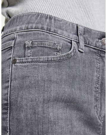 GERRY WEBER Slimfit Jeans in Grijs