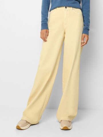 Scalpers Jeans in Yellow: front