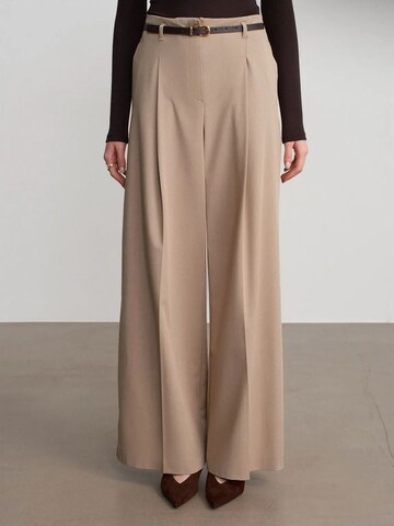 Dilvin Wide leg Trousers in Beige