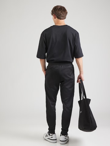 ADIDAS ORIGINALS Конический (Tapered) Штаны 'Adicolor Classics Sst' в Черный