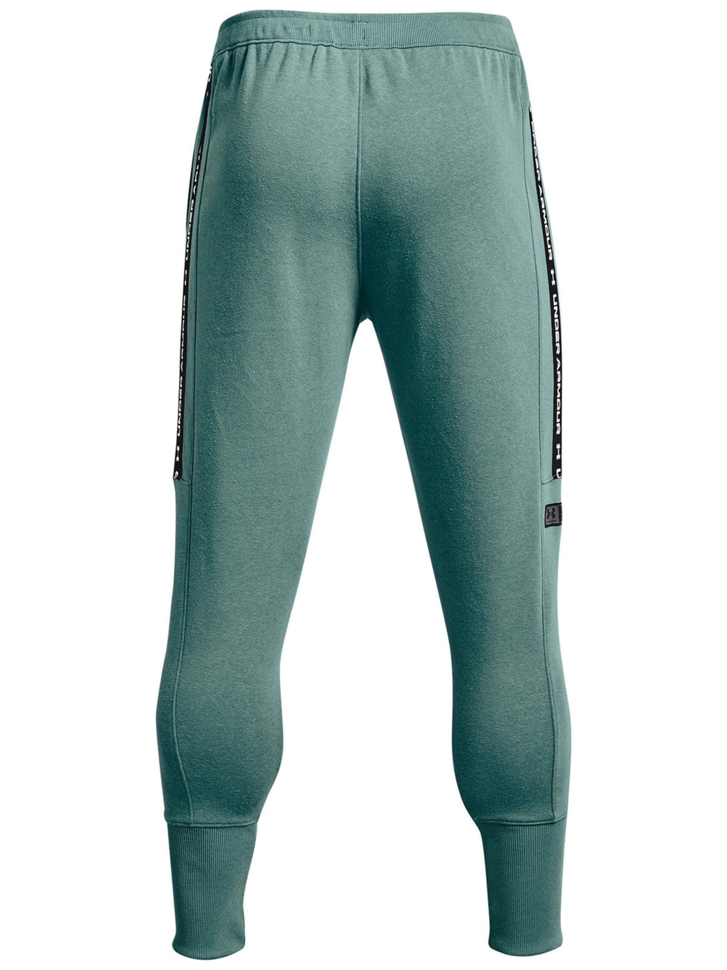 UNDER ARMOUR Regular Sportbroek 'Accelerate Off-Pitch' in Groen