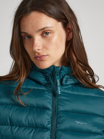 Pepe Jeans Winterjacke 'MADDIE' in Grün