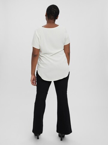 Vero Moda Curve - Camiseta 'Becca' en blanco