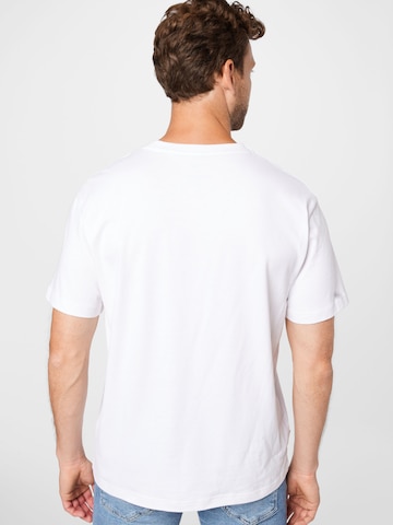 MAKIA - Camiseta 'Folke' en blanco