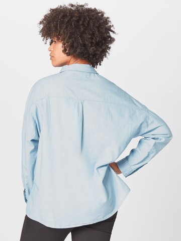 ONLY Carmakoma Blouse in Blauw