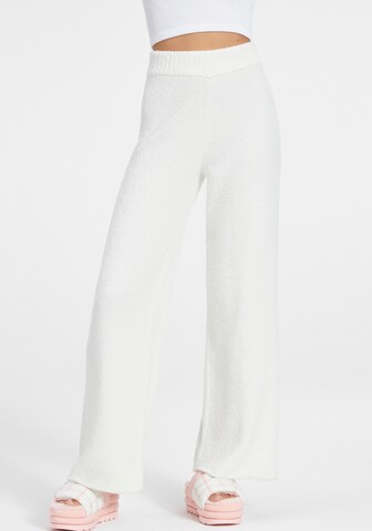 UGG Wide leg Pants in White: front