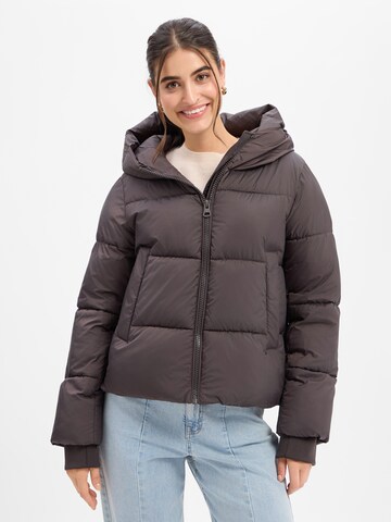 Veste d’hiver Marie Lund en marron : devant