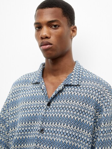 Pull&Bear Regular fit Button Up Shirt in Blue