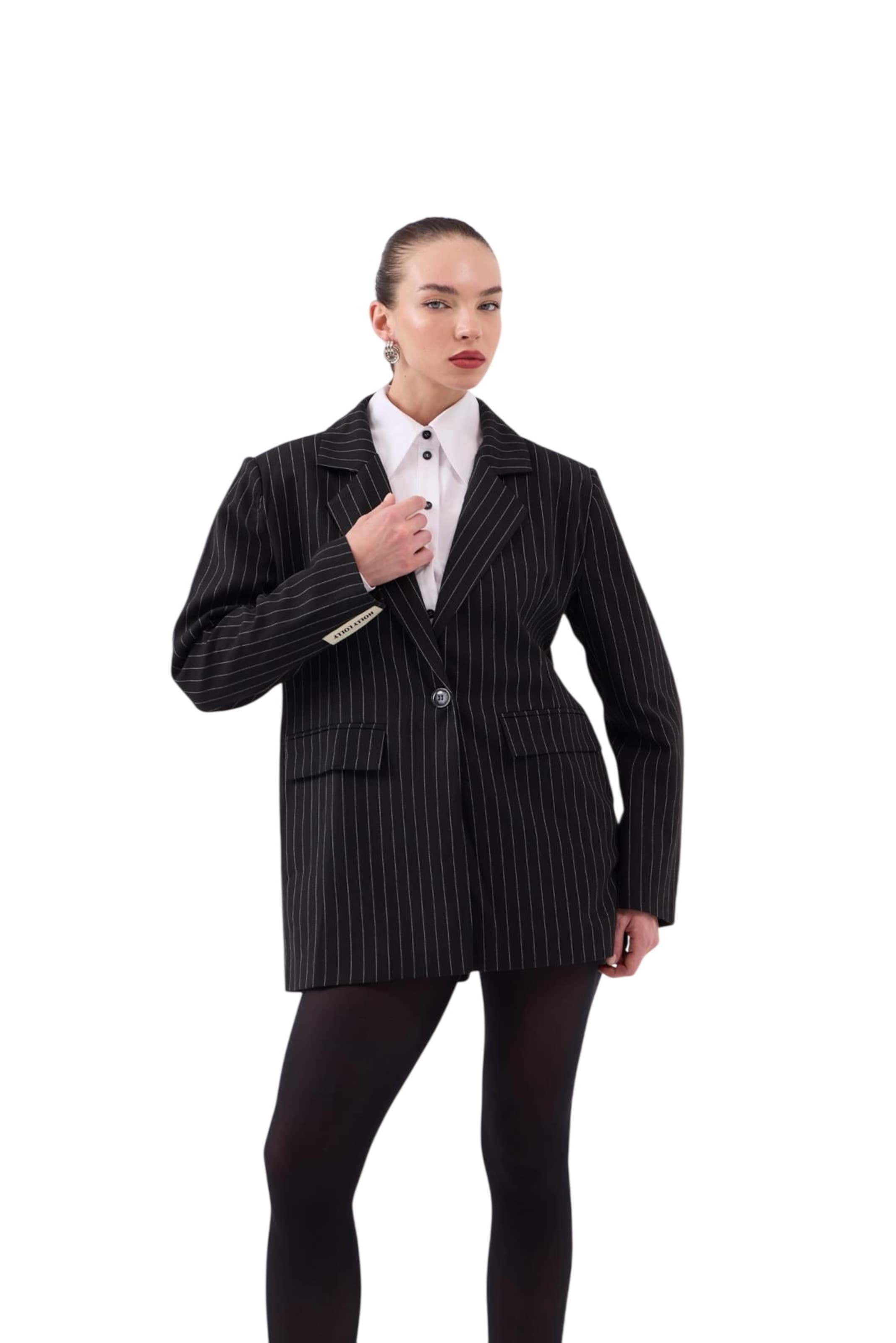 HOLLY LOLLY Blazer in Black: front