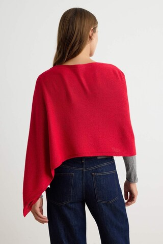 Cape Trendyol en rouge
