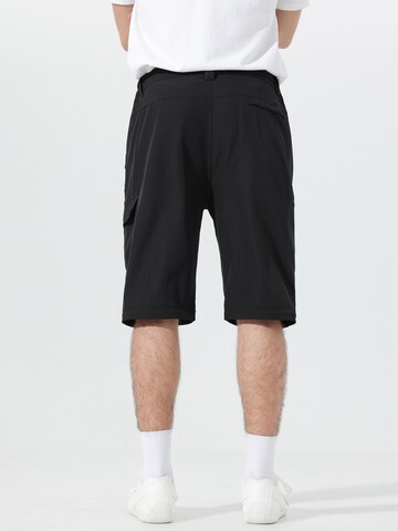 YOUTHUP Regular Cargo Pants in Black
