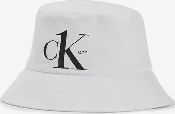 Calvin Klein Jeans Hat in White: front