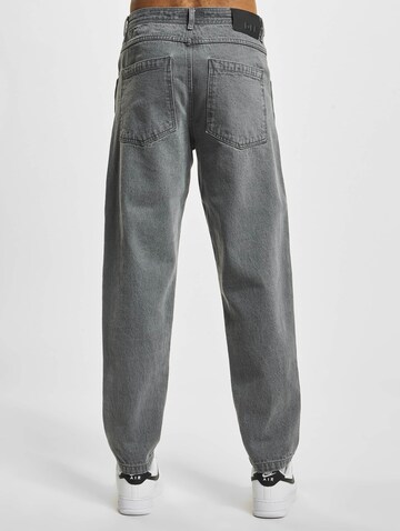 Tapered Jeans di DEF in grigio