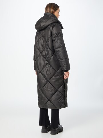 ESPRIT Winter Coat in Black