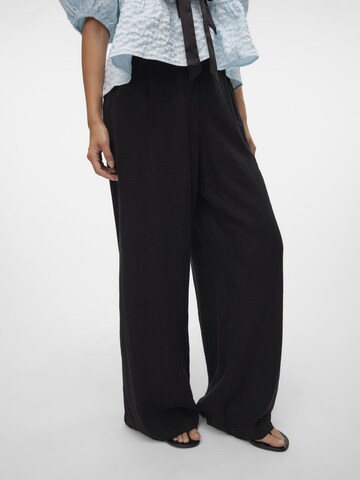 Wide Leg Pantalon à pince 'LINN' VERO MODA en noir