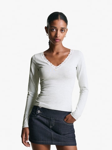 Bershka T-shirt i grå: framsida