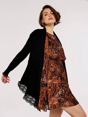 Cardigan ' ' Apricot en noir