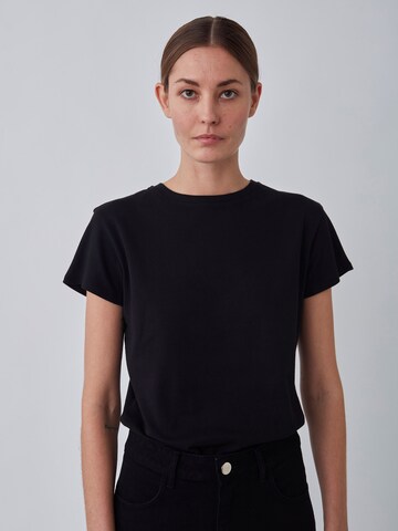 JUST FEMALE Shirt 'Cash' in Zwart: voorkant