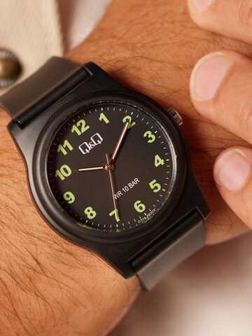 Q&Q Analoog horloge in Zwart