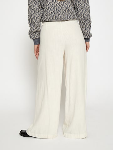 Regular Pantalon 'Grace' DESIRES en blanc