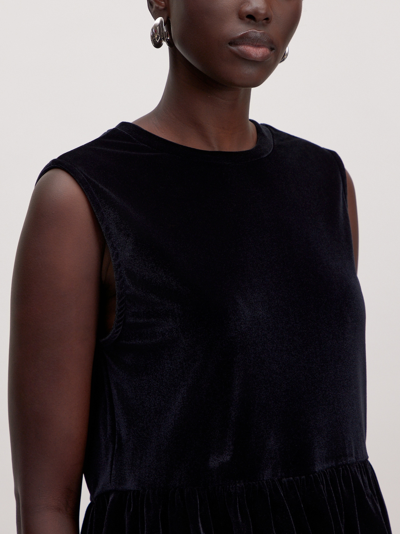 EDITED Producten Shirt 'Davinia' Zwart