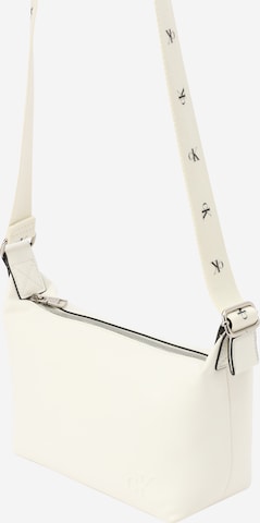 Calvin Klein Jeans Shoulder bag in White: front