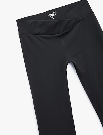 Koton Flared Broek in Zwart