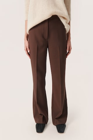 SOAKED IN LUXURY Flared Pants 'Corinne' in Brown: front