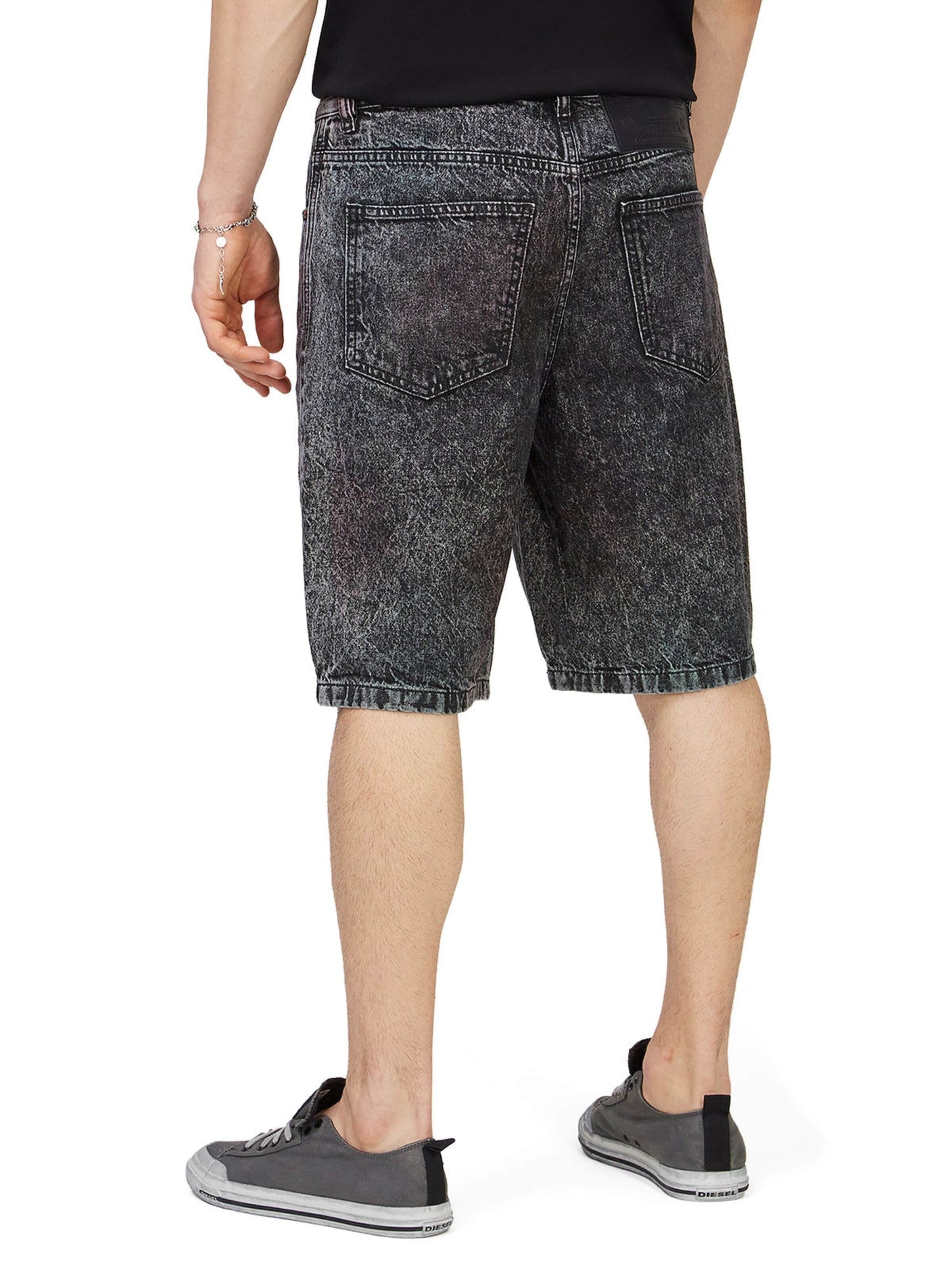 DIESEL Loose fit Jeans 'D-MAXS-SP SHORTS' in Grey