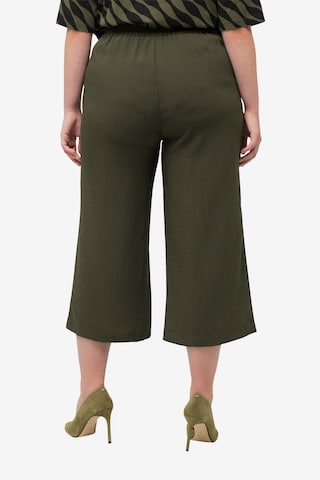 Wide leg Pantaloni di Ulla Popken in verde