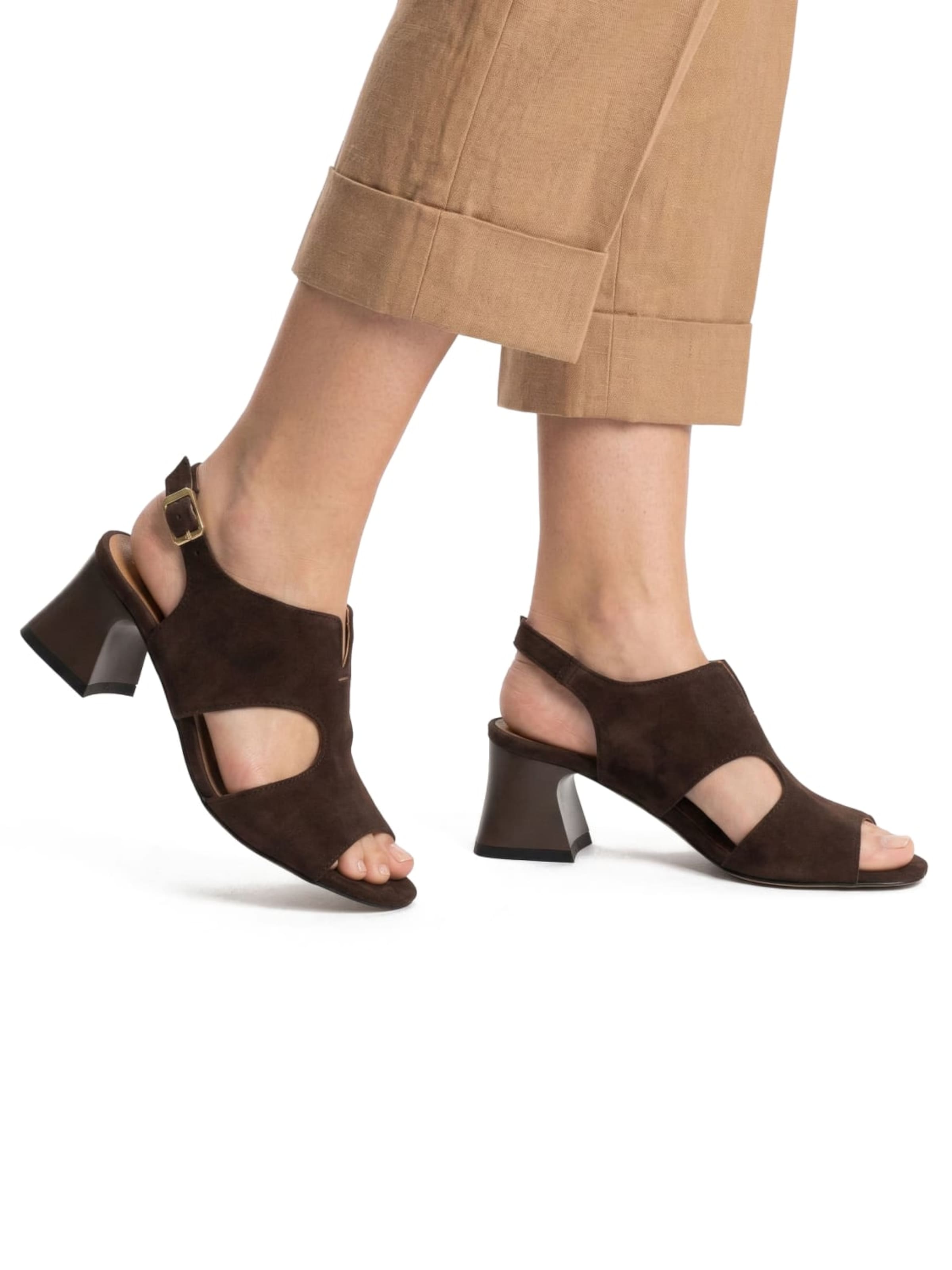 Maciejka Sandals '06566-02/00-5' in Brown