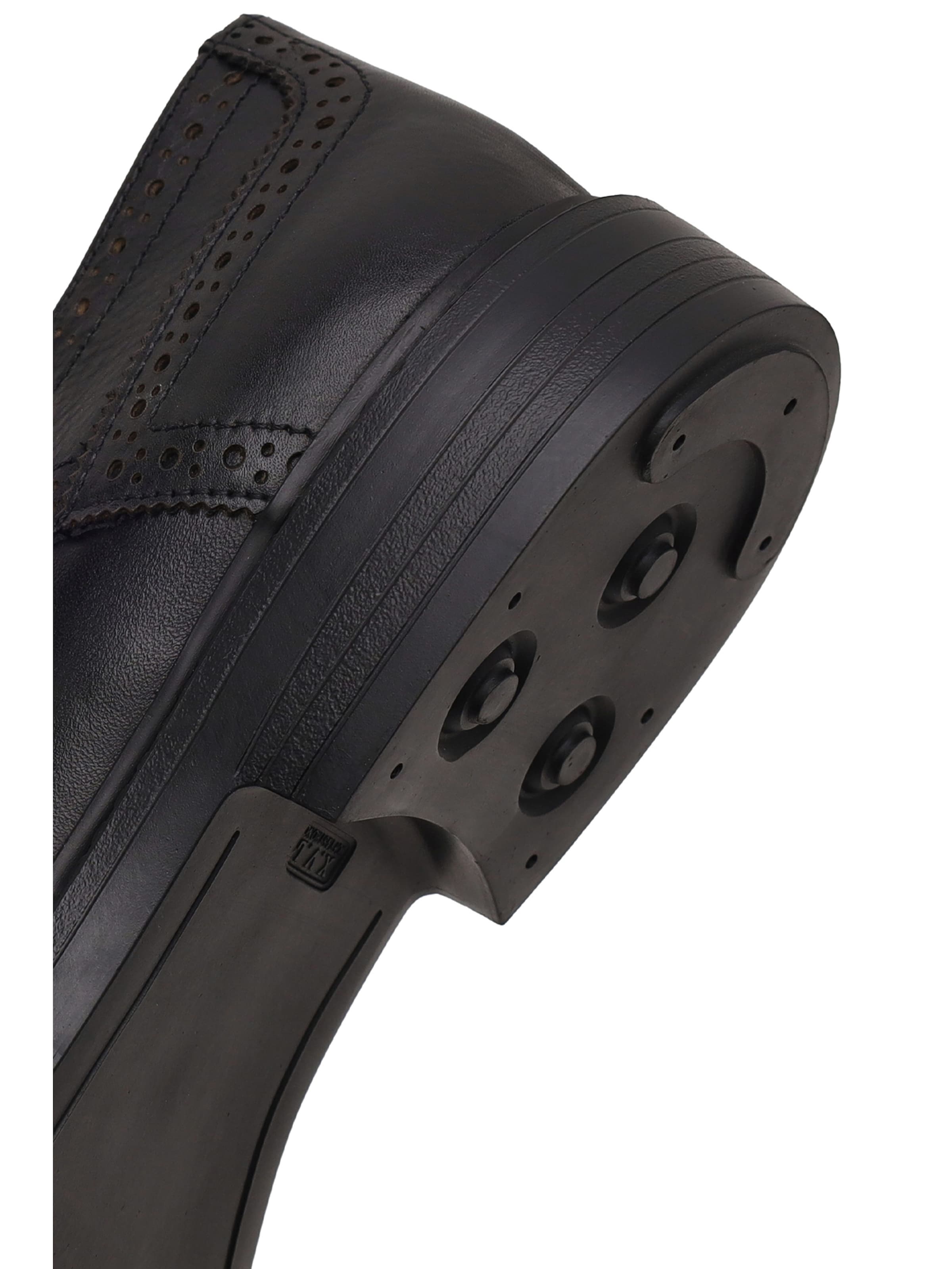 Scarpa stringata di Derimod in nero
