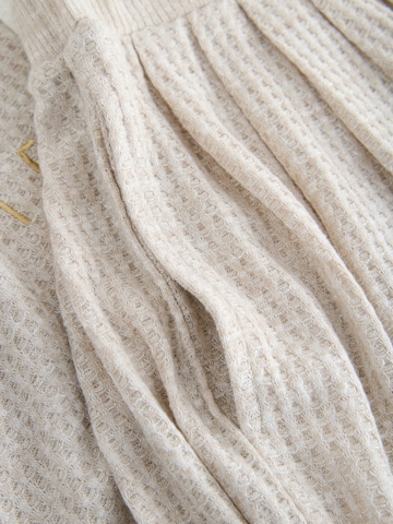 B by Ted Baker Shorty in Beige