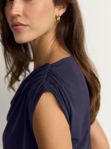Next Top in Blue