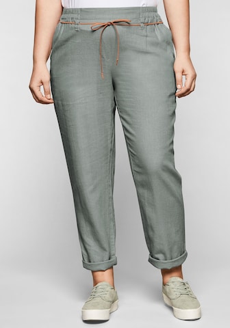 SHEEGO Regular Pants in Green: front