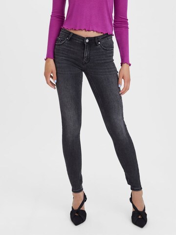 VERO MODA Skinny Jeans 'LYDIA' in Zwart: voorkant