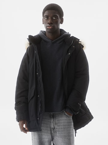 Pull&Bear Winterparka in Zwart: voorkant